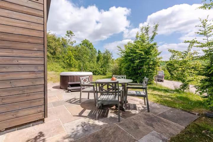 Отель The Baiting House Upper Sapey Экстерьер фото